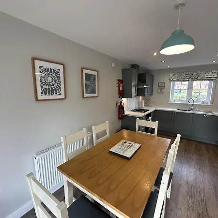 Ocean Cove - Part Of The The Bay Filey Village With Pool, Gym And Direct Access, Pub, Restaurant, Tennis And Meadows Walks Reighton