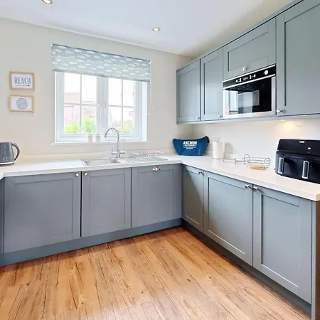 Ocean Cove - Part Of The The Bay Filey Village With Pool, Gym And Direct Access, Pub, Restaurant, Tennis And Meadows Walks * Reighton
