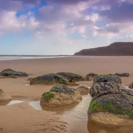 Ocean Cove - Part Of The The Bay Filey Village With Pool, Gym And Direct Access, Pub, Restaurant, Tennis And Meadows Walks Reighton