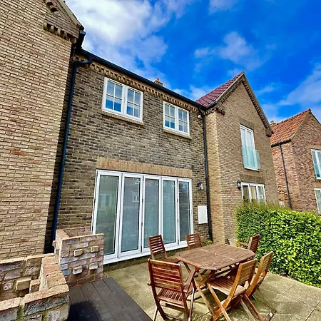 Ocean Cove - Part Of The The Bay Filey Village With Pool, Gym And Direct Access, Pub, Restaurant, Tennis And Meadows Walks Nyaraló Reighton